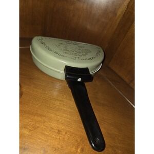 VINTAGE MIRRO GREEN FOLDING OMELET MAKER PAN w/ RECIPES